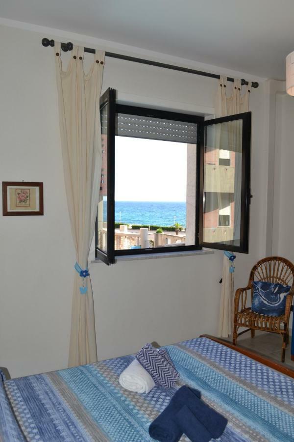 Window On The Sea Apartment Галлиполи Экстерьер фото